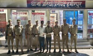 वृद्ध ठेकेदार की निर्मम हत्या करने वाले दोनों आरोपी आला कत्ल के साथ गिरफ्तार